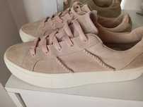 Оригинални кецове на UGG