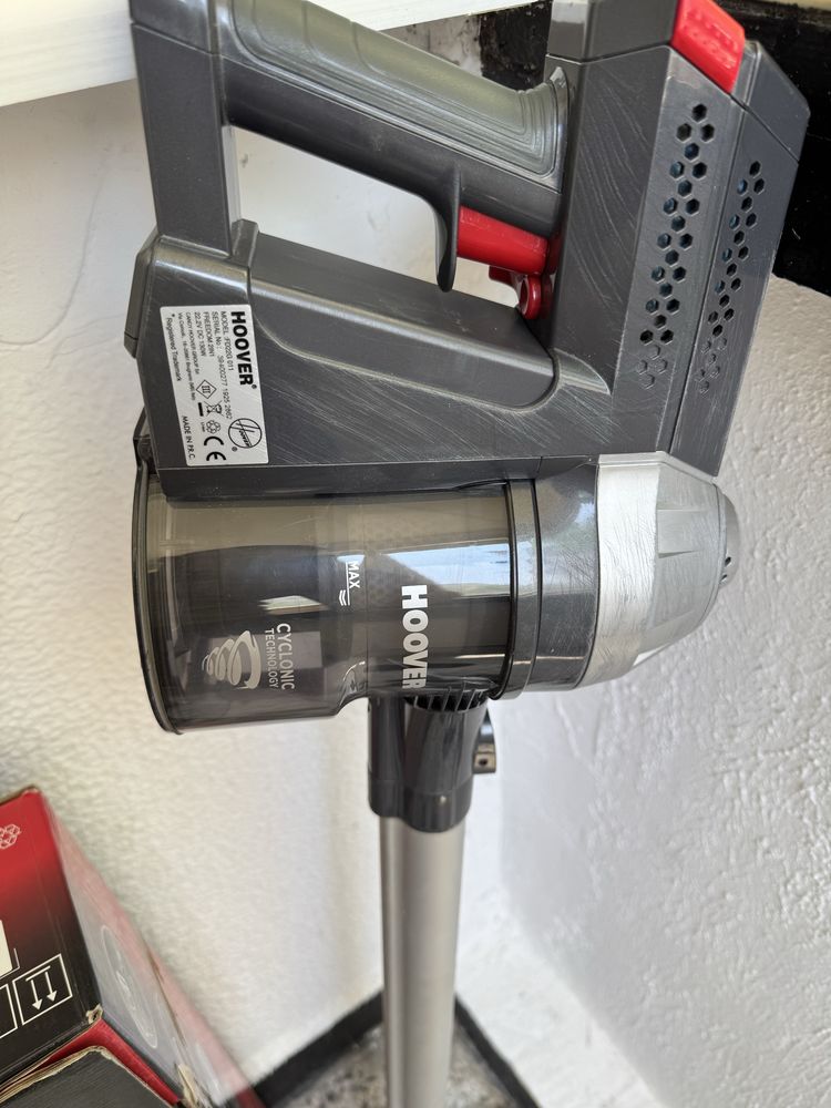 Вертикална Безкабелна Прахосмукачка Без Торба Hoover FD22RP011 Freedom