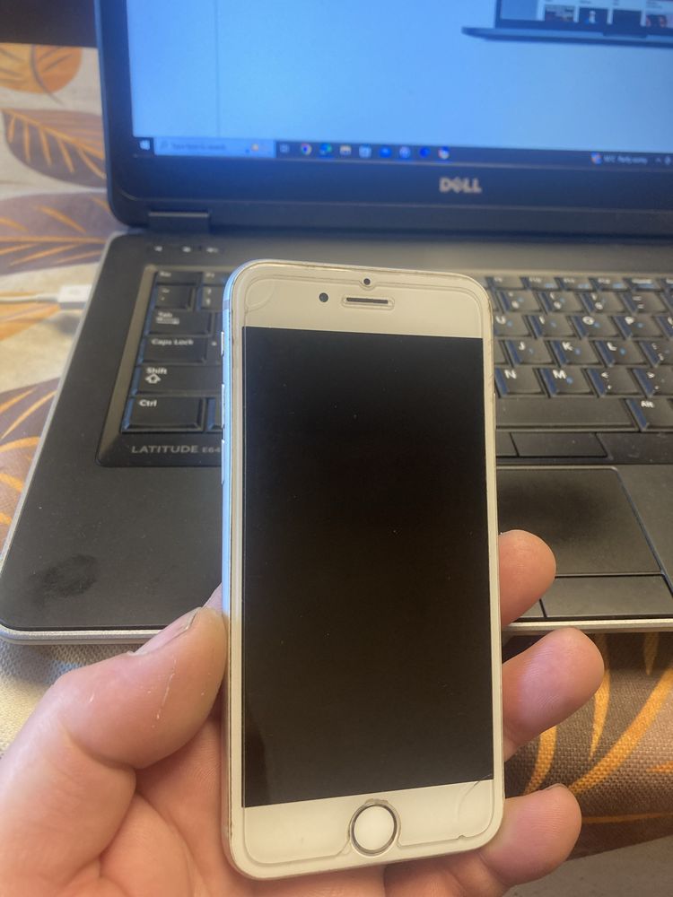 Iphone 6s 64gb бял