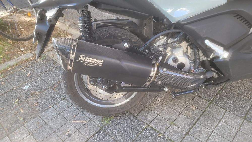 Akrapovic yamaha x max 300 2025