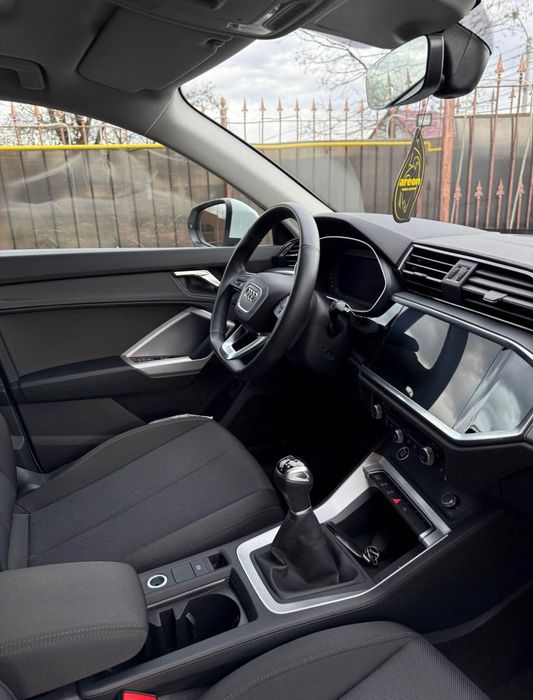 Audi Q3 Sportback 1.5 35 TFSI BENZINA 
Anul 2024