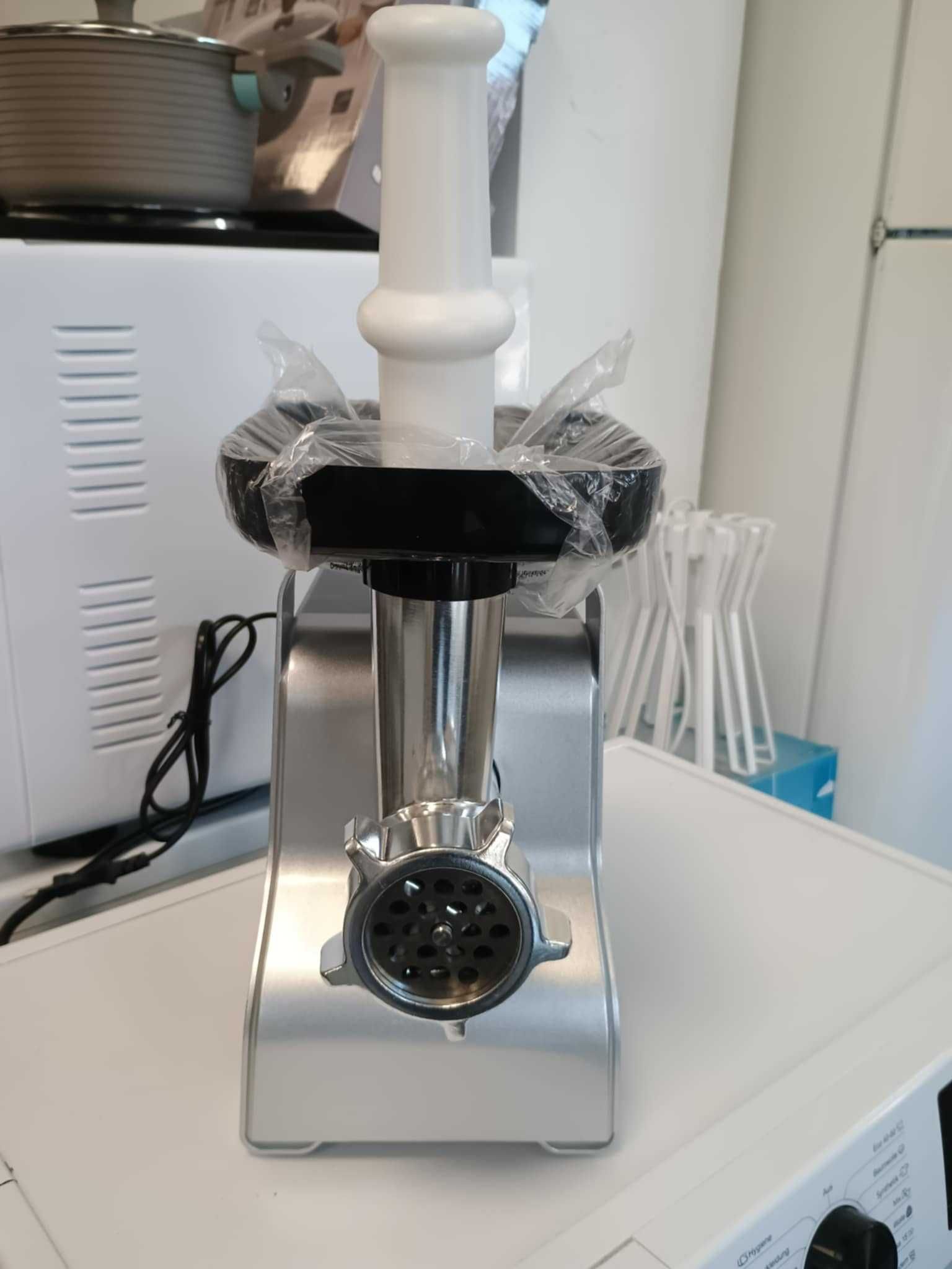 Нова Месомелачка HEINNER MG-2100BKSL 2100W