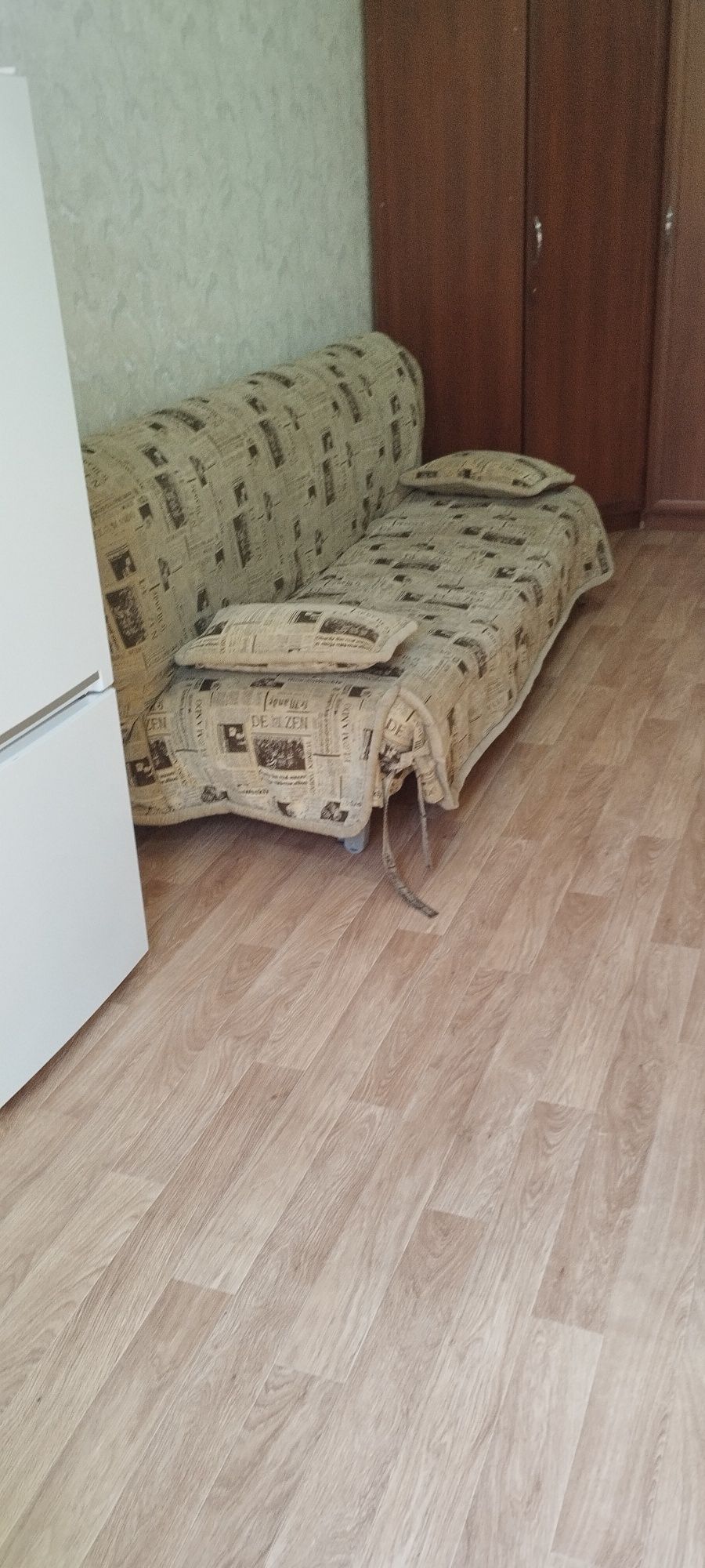 Продам 1 комнатную квартиру 1 мкр. 19 дом за 8 мл. тенге