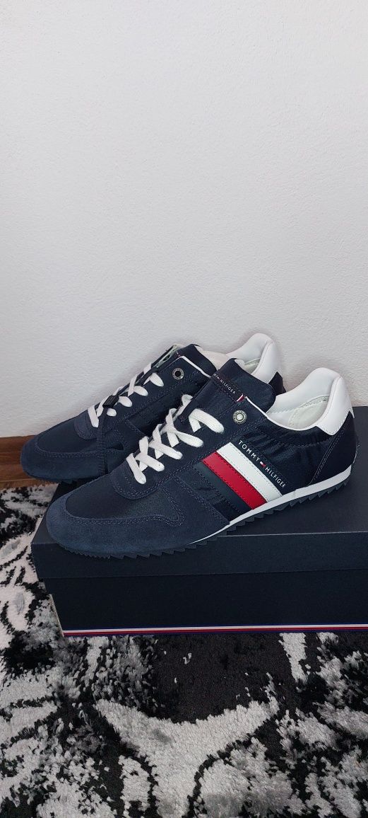 Sneakers TOMMY HILFIGER original mărimea 39