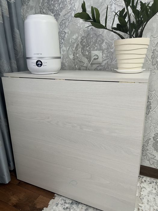 Продам стол книжку