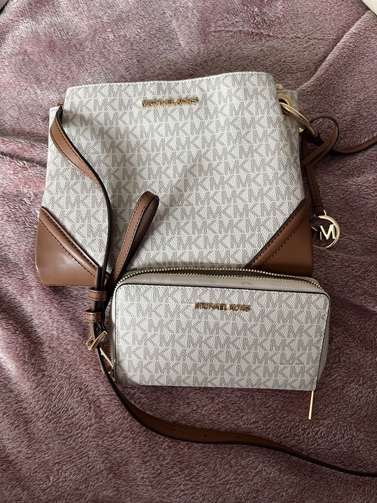 Дамска чанта и портмоне Michael Kors