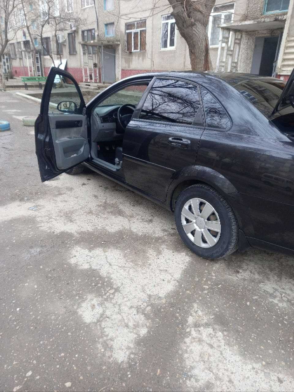 Lacetti 1.8L Автомобиль 2012год идеал холатда