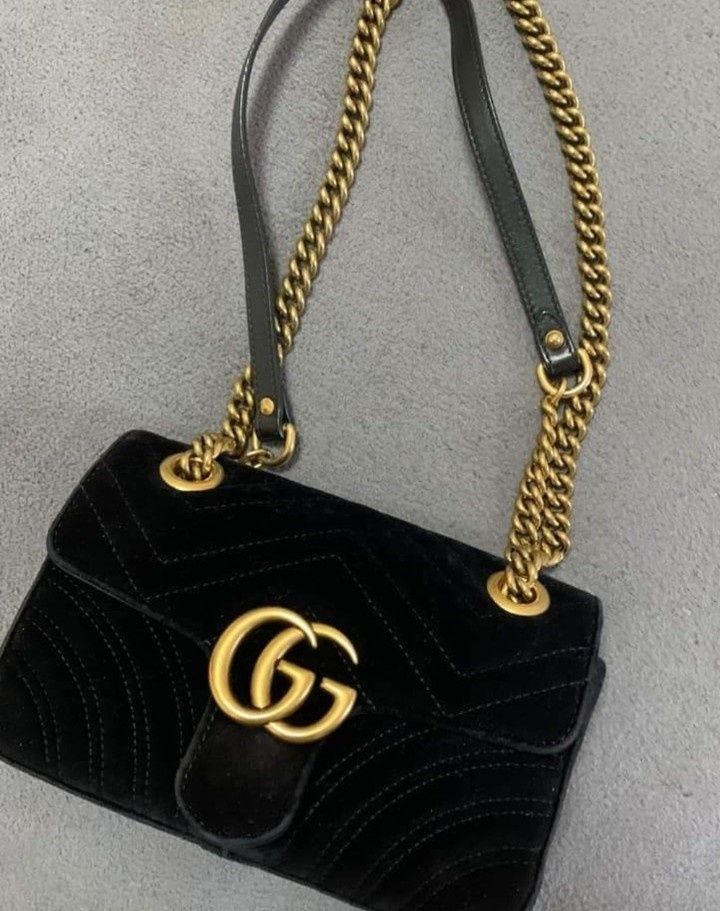 Geanta catifea, super model import Italia, saculet ,etichetă incluse