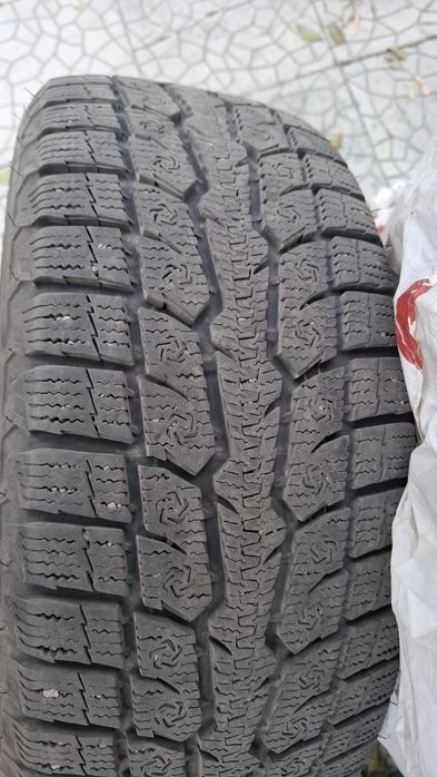 Продам резину зима липучка б/у 205/55/16