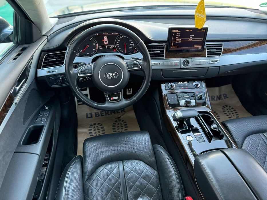 Audi A8 3x S Line
