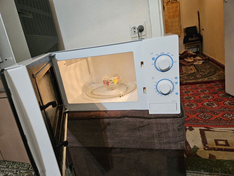 Продаётся микроволновая печ