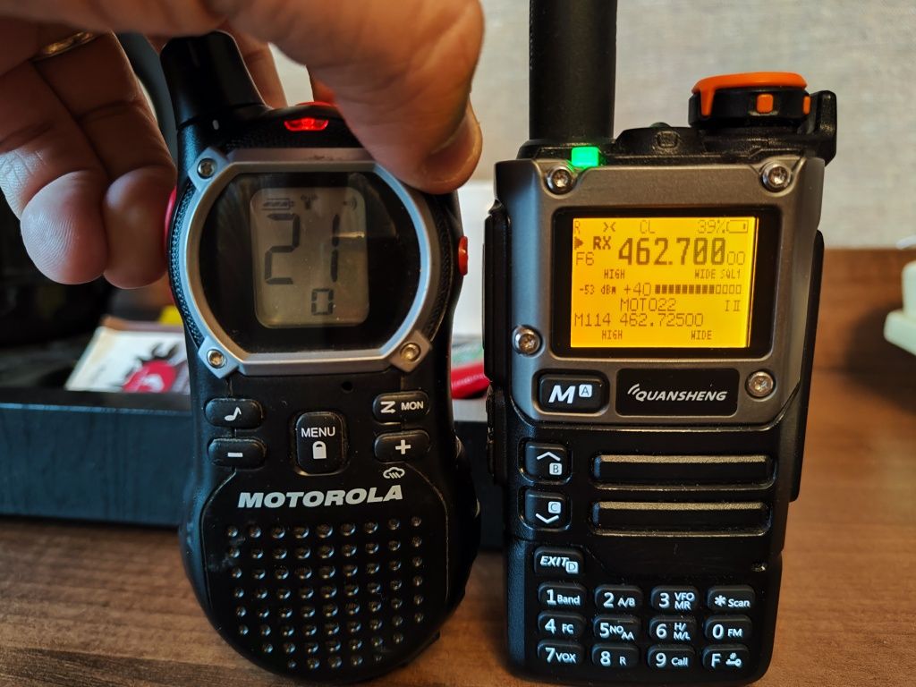 Motorola EM1010 walkie talkie emisie receptie