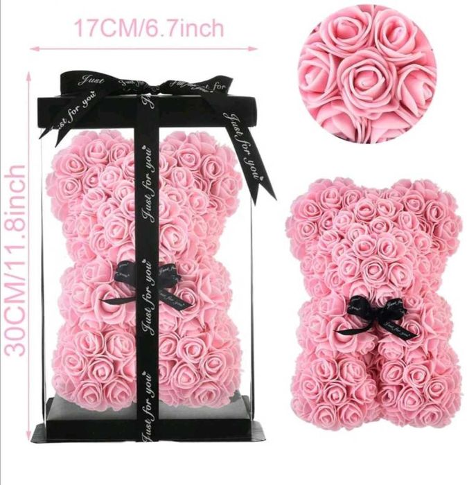 Мече от рози в кутия с панделка Луксозен подарък