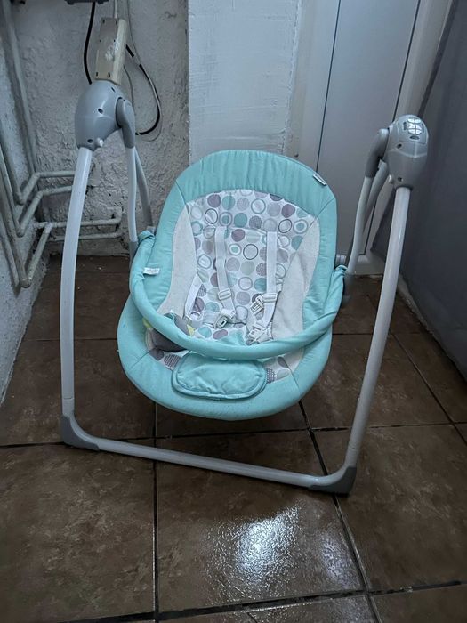 balansoar electric bebeluși-muzical,albastru