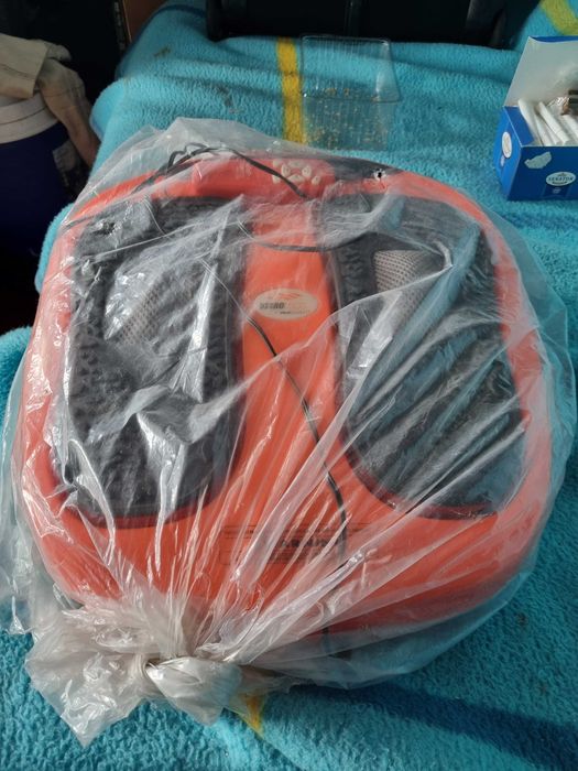 Aparat vibromasaj VibroLegs M20161, portocaliu