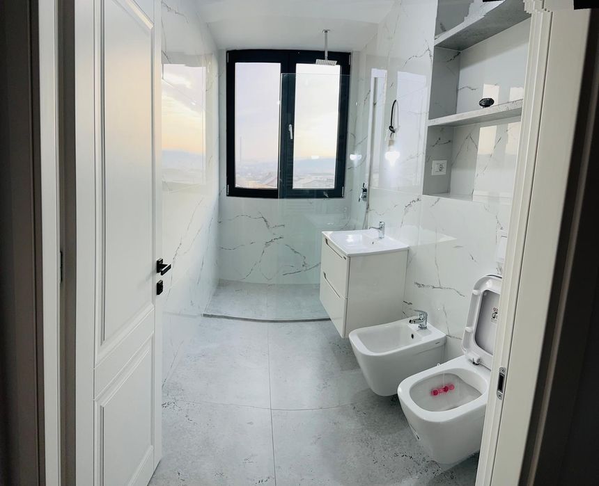 Vand apartament 3 camere NeoTower  Burdujeni, langa pizzeria For You