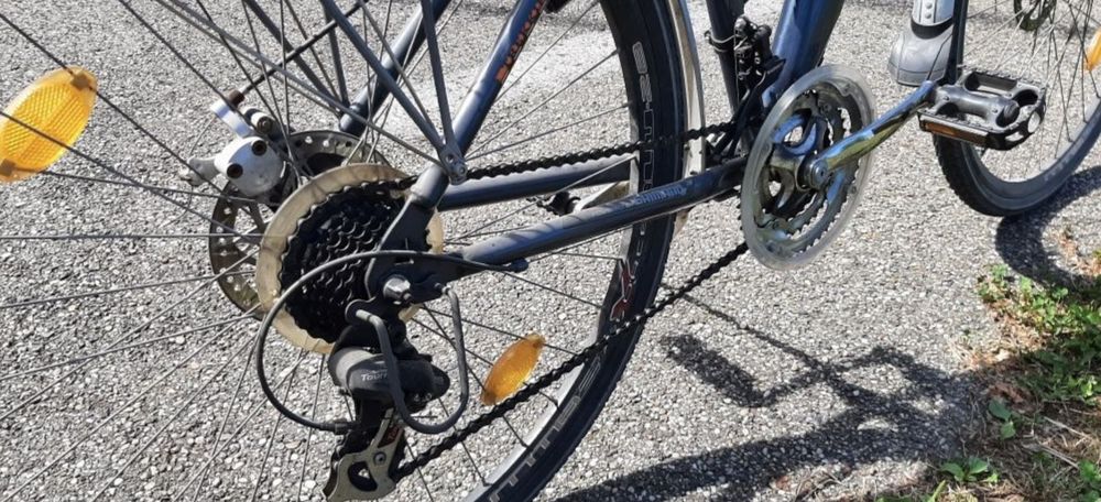Bicicleta trekking McKenzie