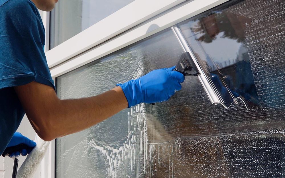 Мою окна от 10 000 тг. Астана. Чисто, без разводов.