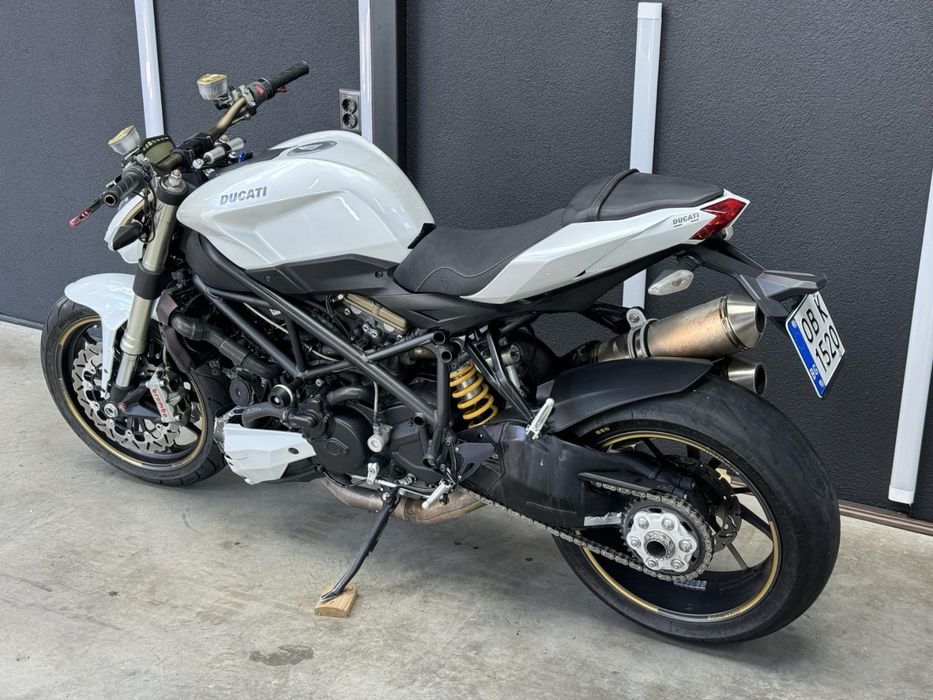 Ducati sttreetfighter