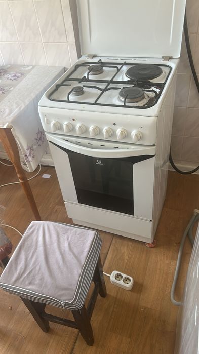 Продам плиту газовую и 1 комфорта электро