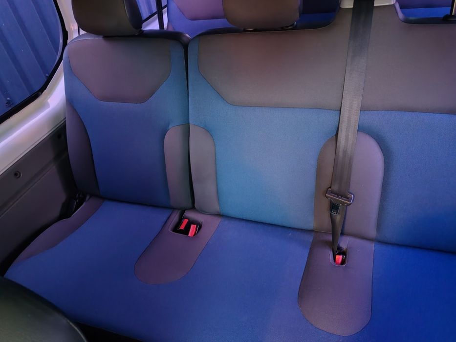Renault trafic de 9 locuri pasul lung