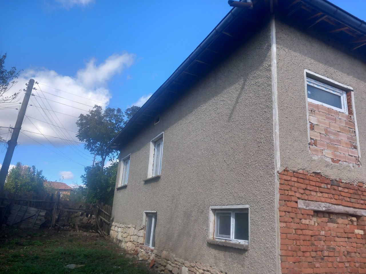 Продава се Къща в с. Ясеновец, Област Разград - 3 кв.м за 11050 €/кв.м - Снимка #9