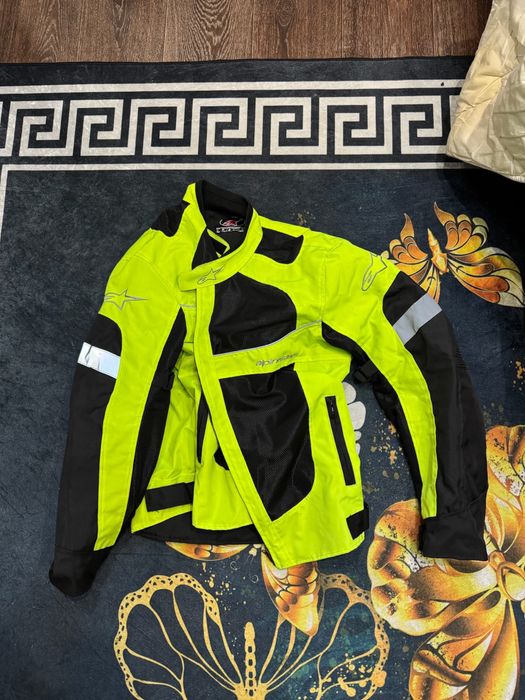 Продам мотокуртку