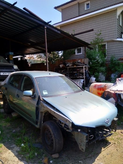 Nissan Almera на части