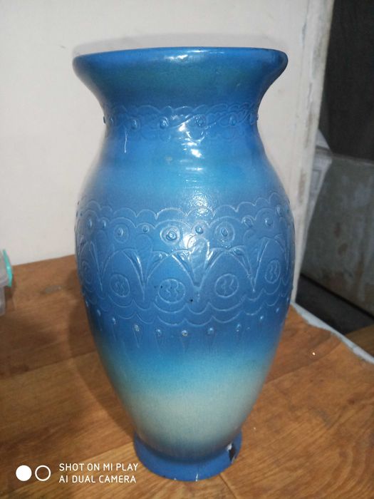 Vaza.                Vaza