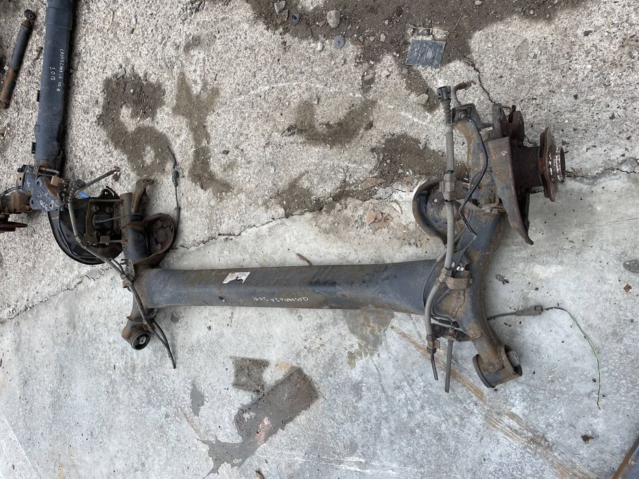 punte spate nissan qashqai 1.2 benzina 2014