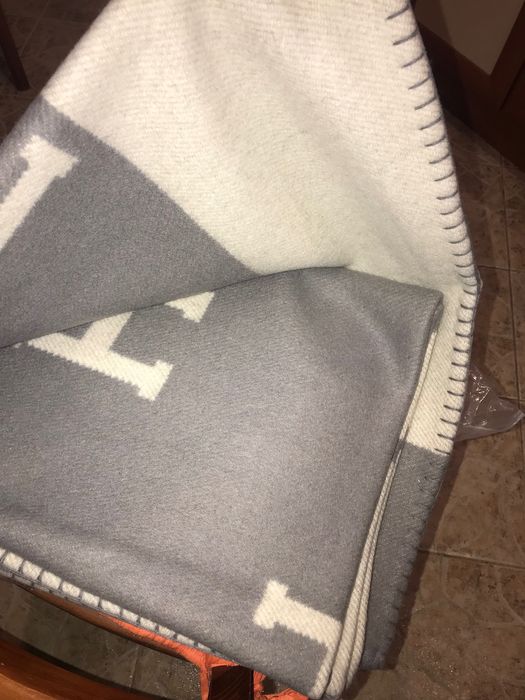 Hermes одеало и възглавница