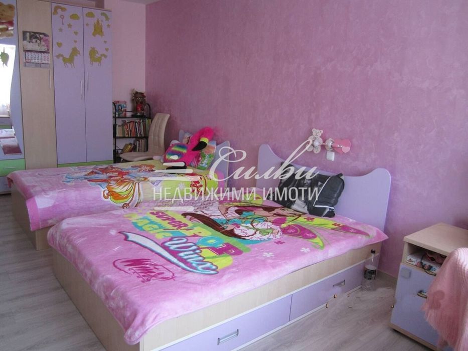 Тристаен ЮЖЕН апартамент в кв. Център!