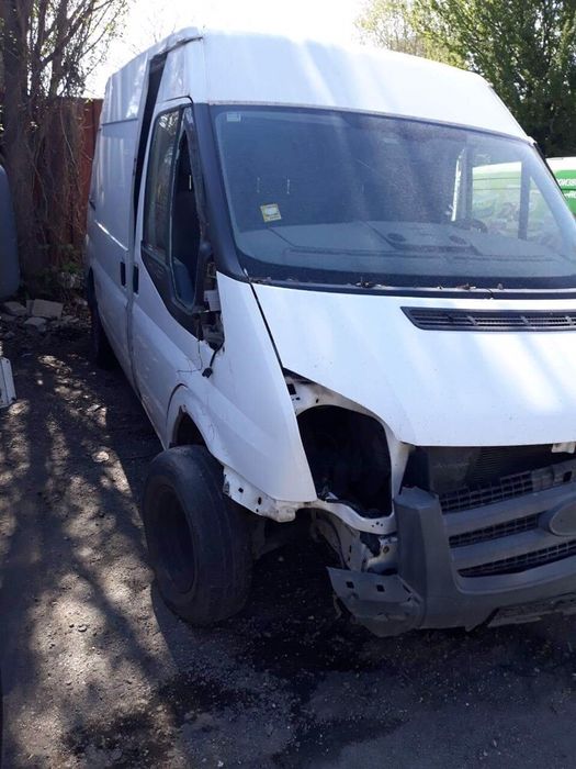 На части Ford Transit 2.2tdci предно задвижване 2008г