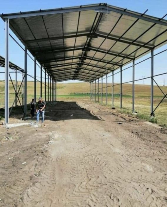 Vând garaje și șoproane de mașini . Acestea sunt construite din materi