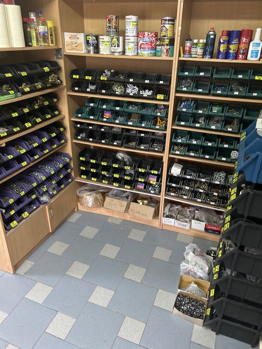 Крепеж саморезы метизы