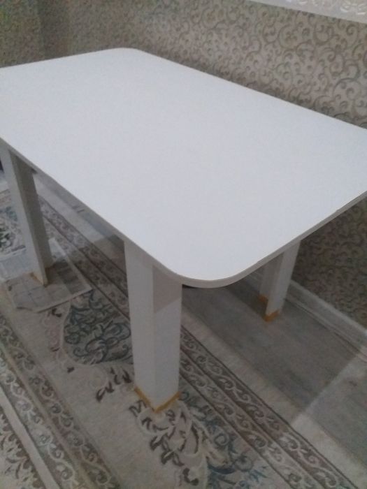 Стол белый кухонный