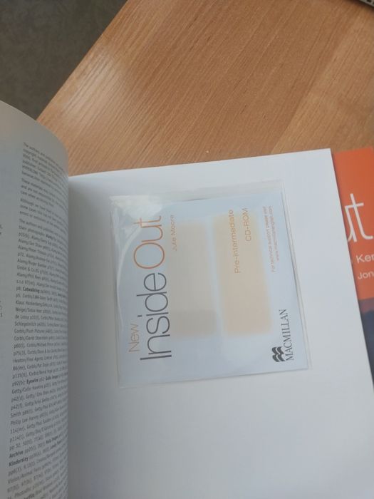 New Inside Out, Pre-Intermediate Student's book and Workbook