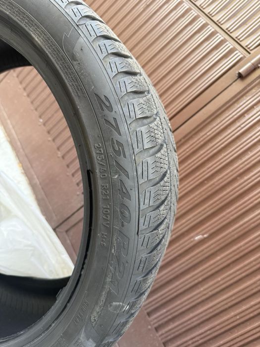 Комплект зимни гуми run flat pireli 315\35R21