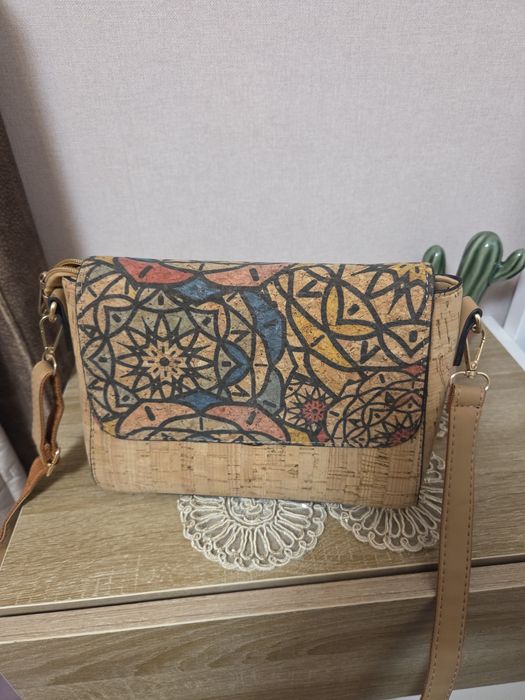 Дамска чанта от корк