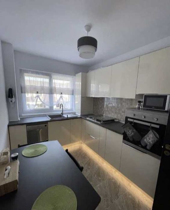 Inchiriez apartament 2 camere decomandat Subcetate Residence