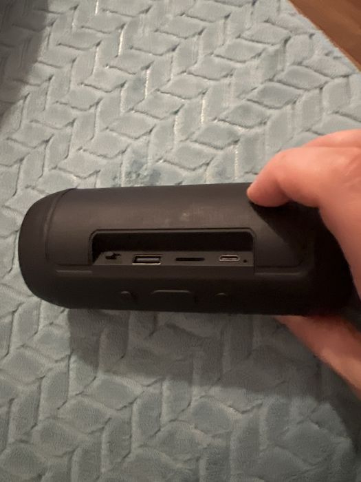 Vând boxa bluetooth