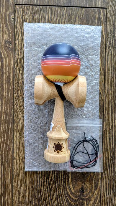 Sol Kendama - Cushion Cler Tama (beech), 1Up Ken (mapple or bamboo)