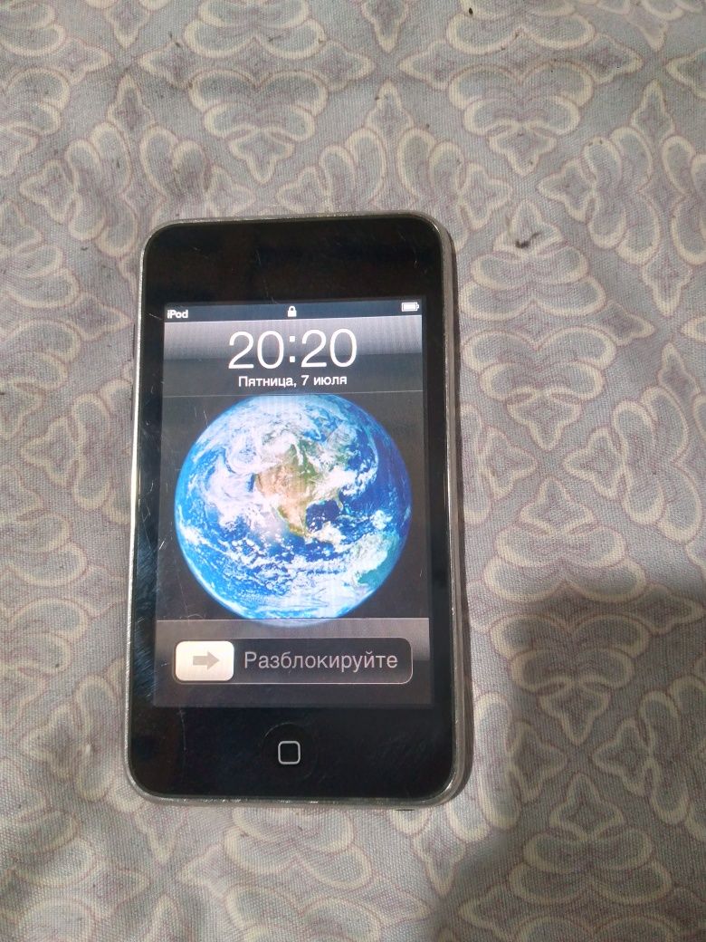 Продам IPod touch 2 поколения