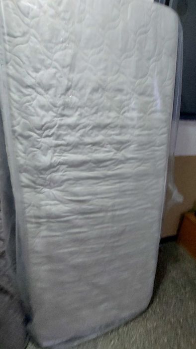 Матрак бял 82/190