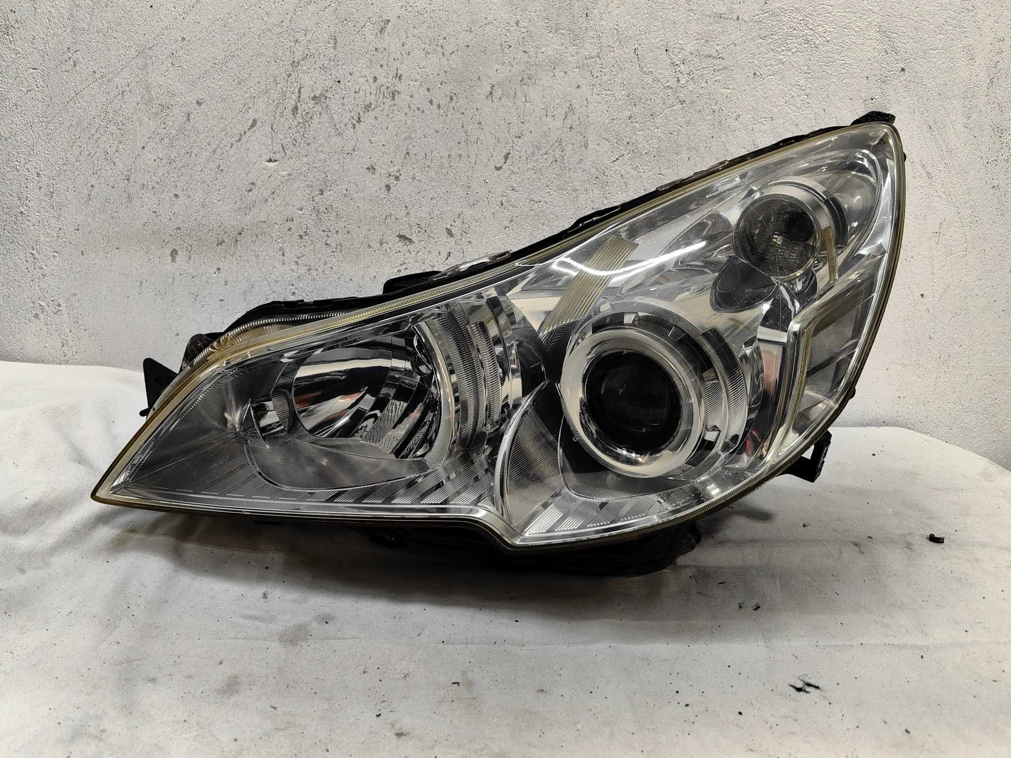 Оригинален фар Субаро  Subaru Legacy  Xenon