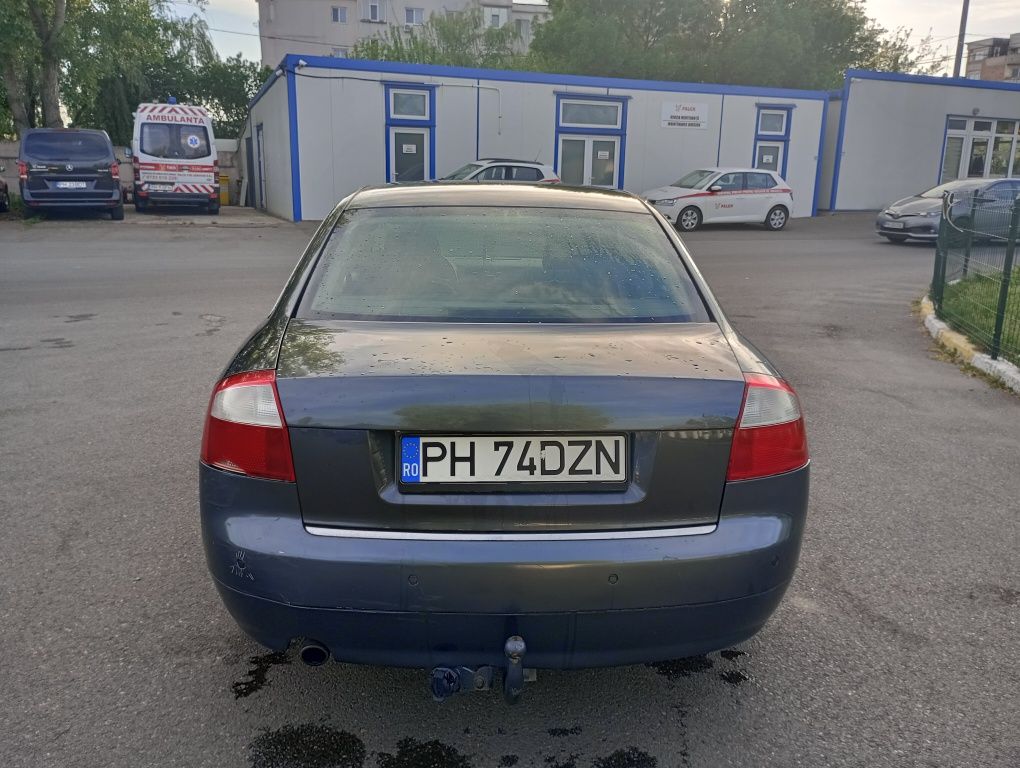 Audi A4 2.0i 130cp, Navi, Xenon