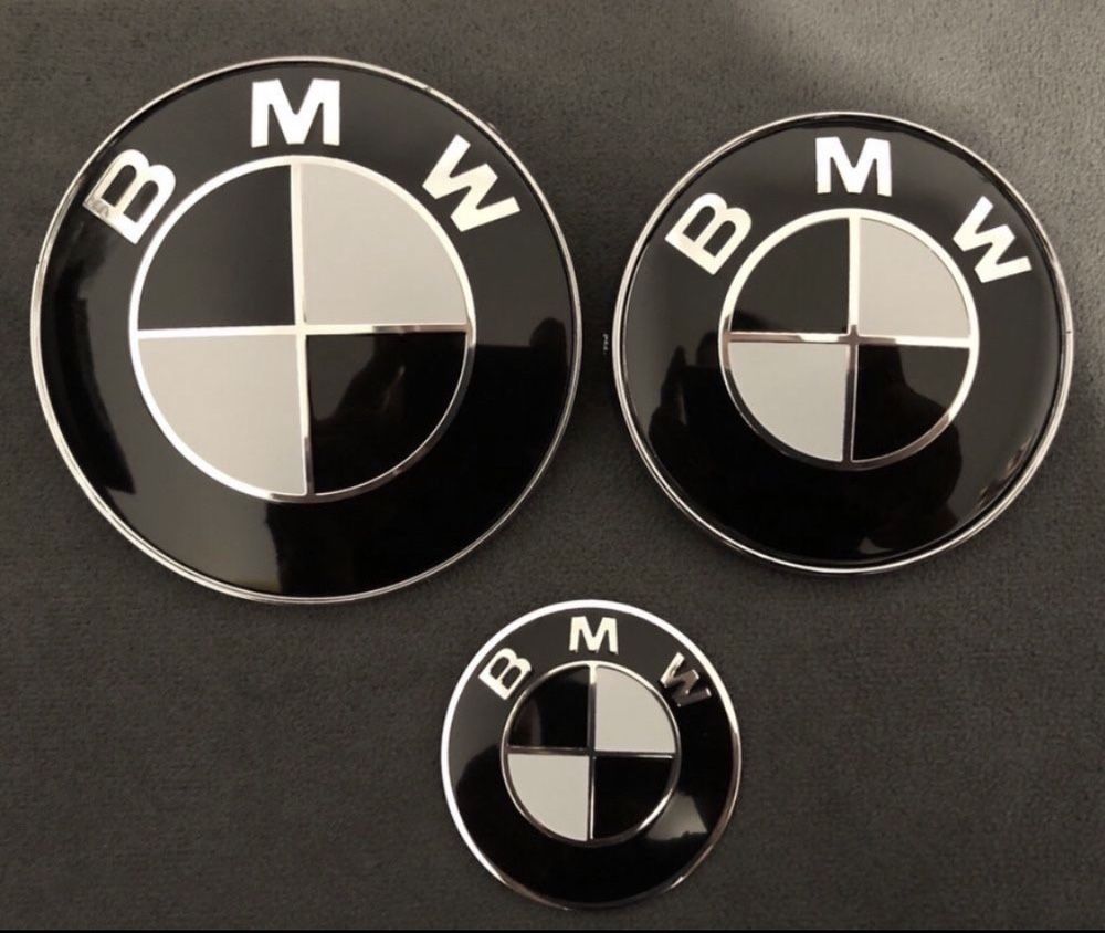 Set Embleme capota alb negru Seria 1 3 5 7 BMW X1 E46 E90 E60 F10