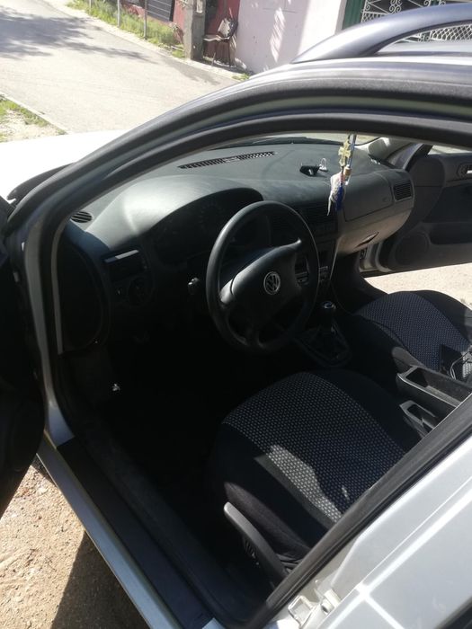 Vand golf 4 19 Tdi 116 cai stare buna mici defecte datorita varstei