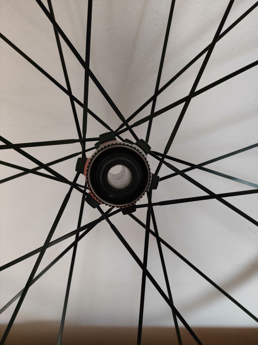 Roata fata gravel / ax 12x100 cursiera Shimano roata este noua