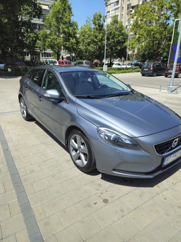 Volvo v40 2014г.